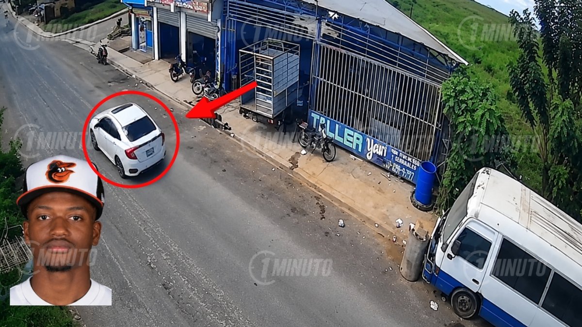 Cámara capta veloz huida tras presunto atraco a pelotero Félix Amparo